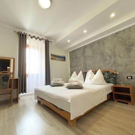 Rooms Valentino Porec Esterno foto