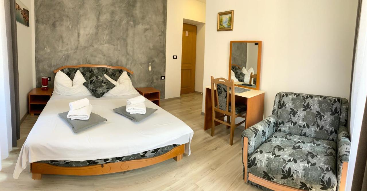 Rooms Valentino Porec Esterno foto