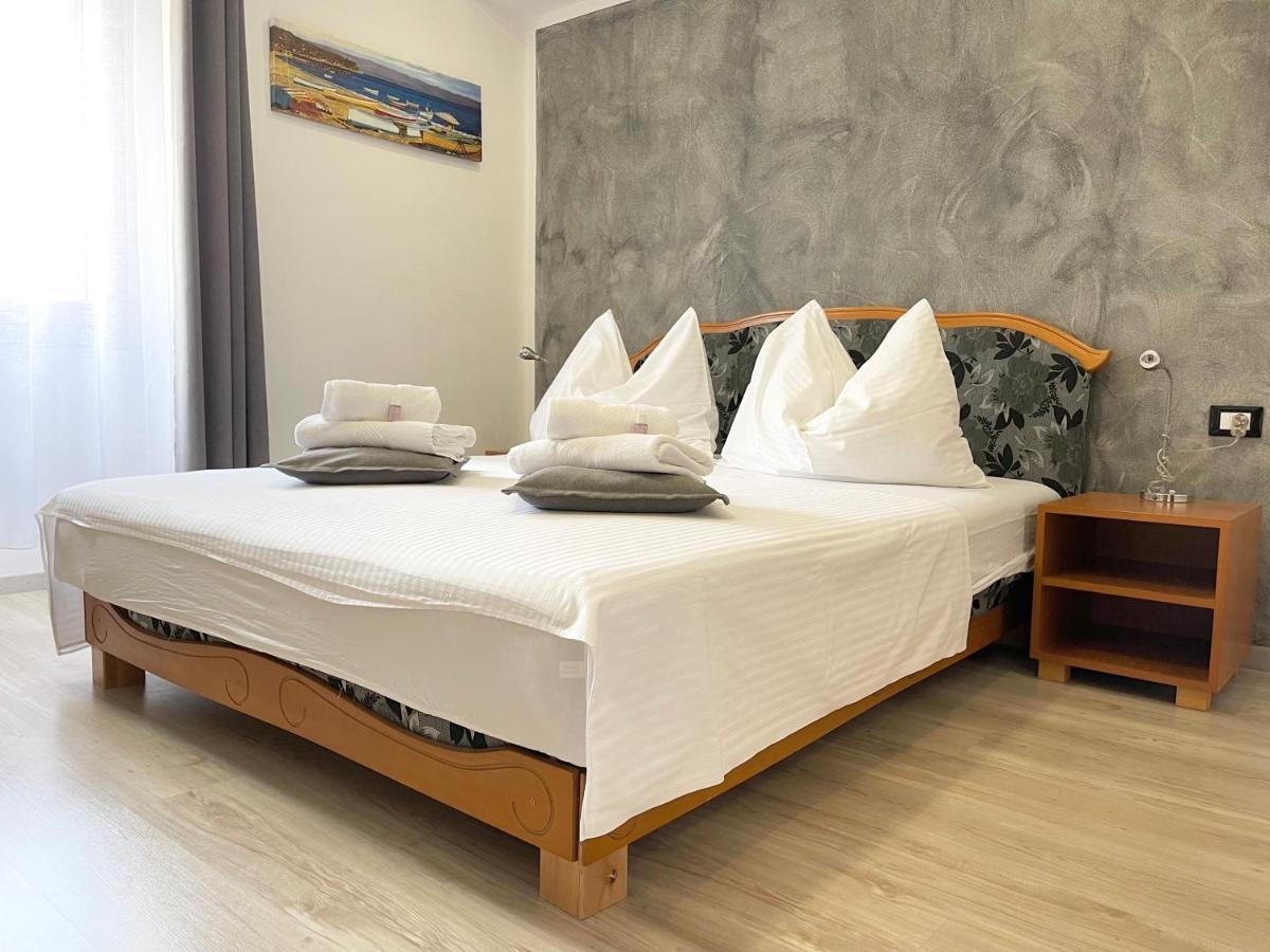 Rooms Valentino Porec Esterno foto