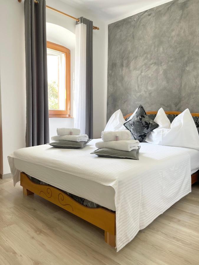 Rooms Valentino Porec Esterno foto