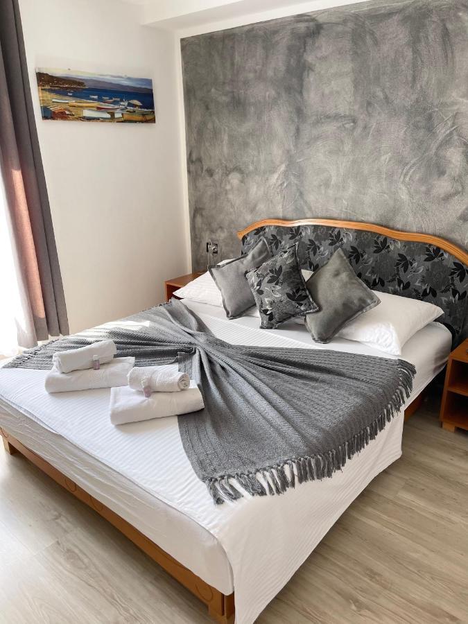 Rooms Valentino Porec Esterno foto