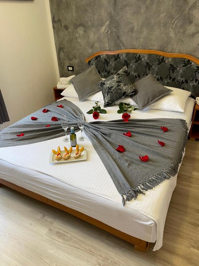 Rooms Valentino Porec Esterno foto