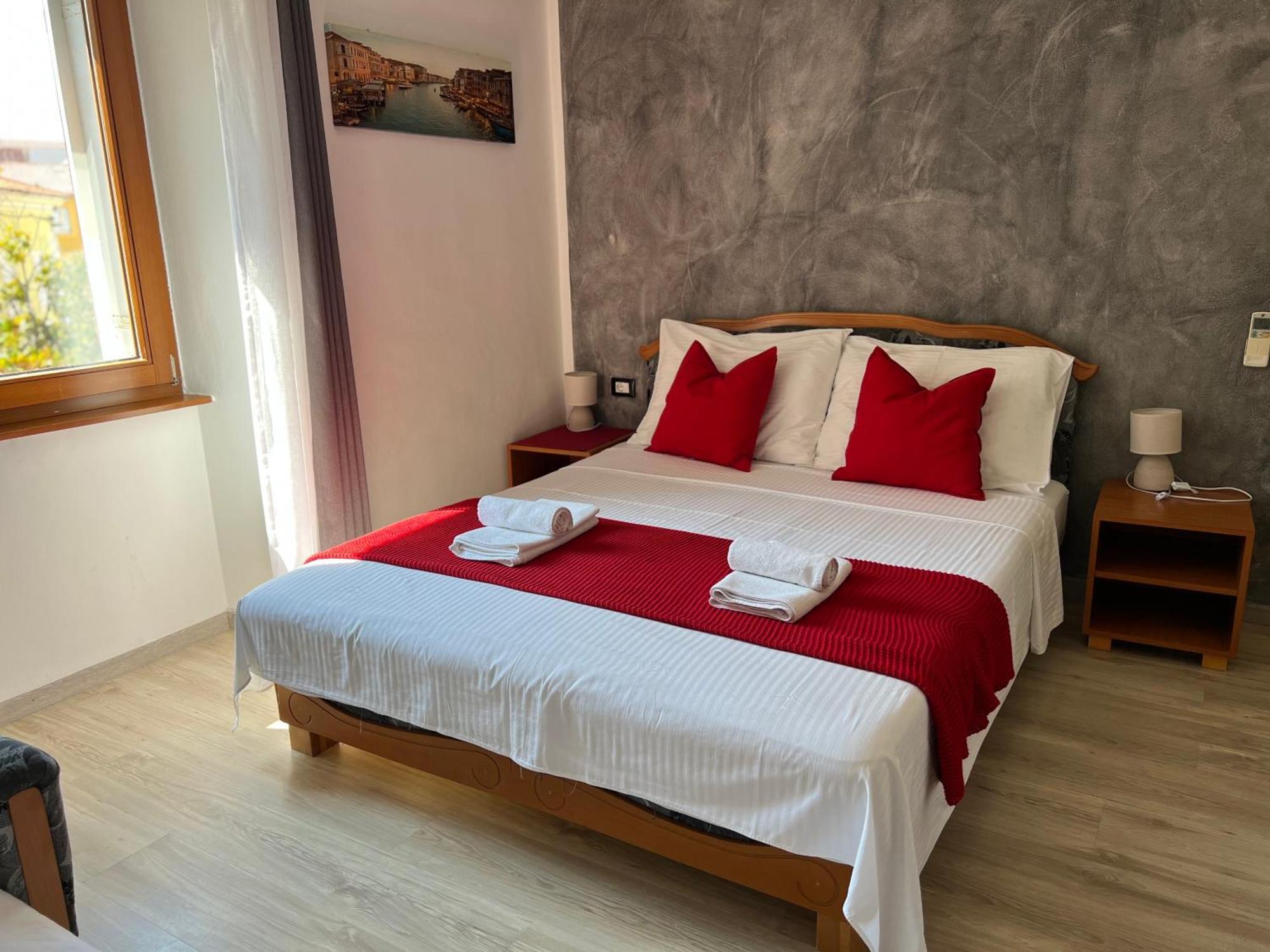 Rooms Valentino Porec Esterno foto